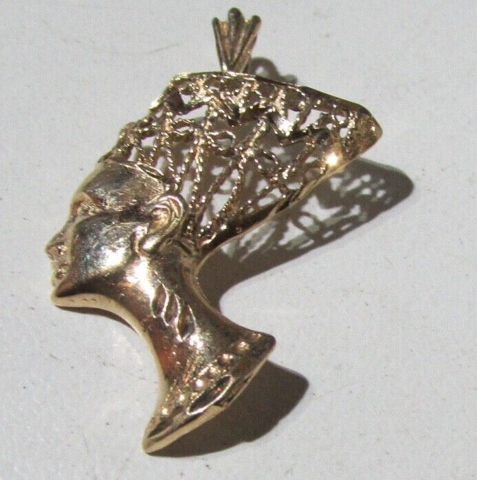 14K Nefertiti Pendant 1.1/4″ Length ~ 0.06oz/1.6g