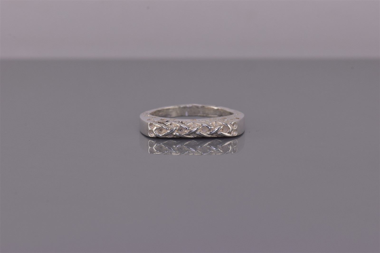 Sterling Silver 3.5mm Woven Crossover X`s & O`s Carved Band Ring 5g 925 Sz: 7