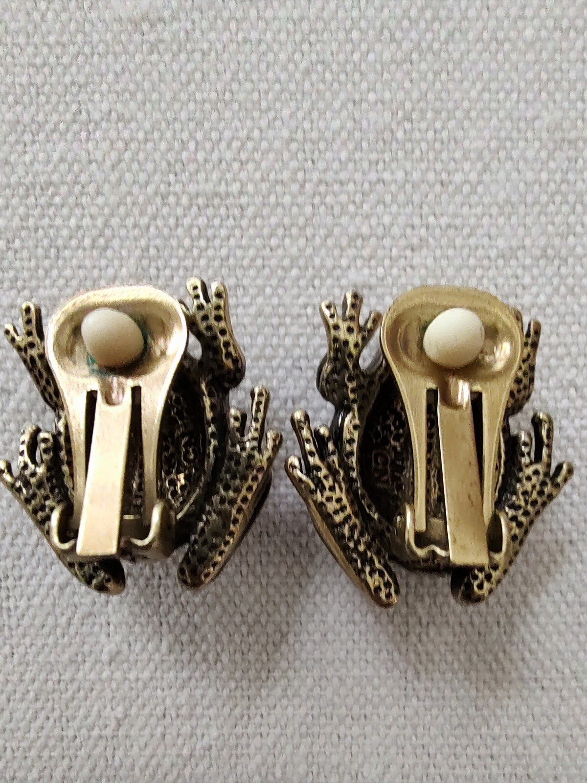 Heidi Daus Leaping Opulence Frog Clip Earrings – Heidi Daus Frog