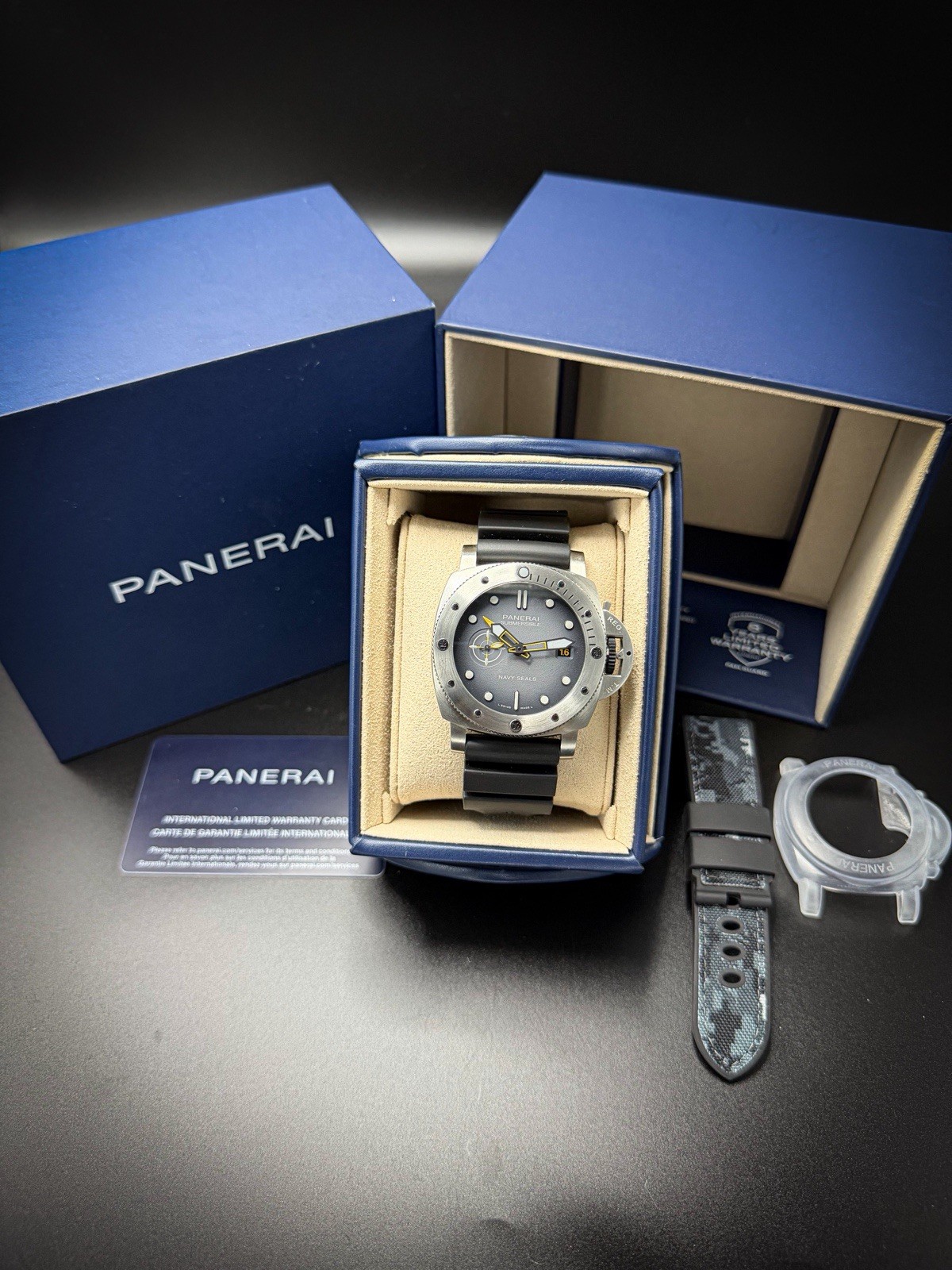 Panerai Submersible Anthracite Men’s Watch – PAM01323