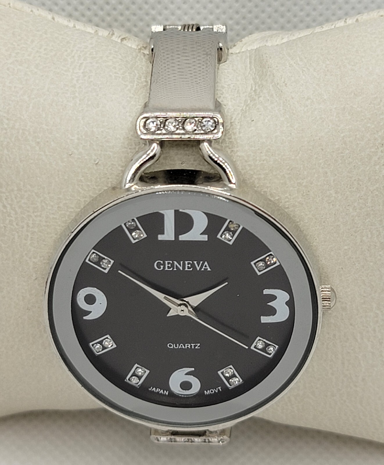 Ladies Geneva Trendy Fashion Silver Tone Black Dial Cuff Bracelet Watch I5