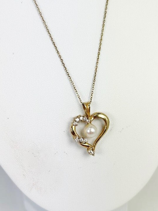 10 kt Yellow Gold Cultured Pearl & CZ Heart Pendant Stamped 10k CZ