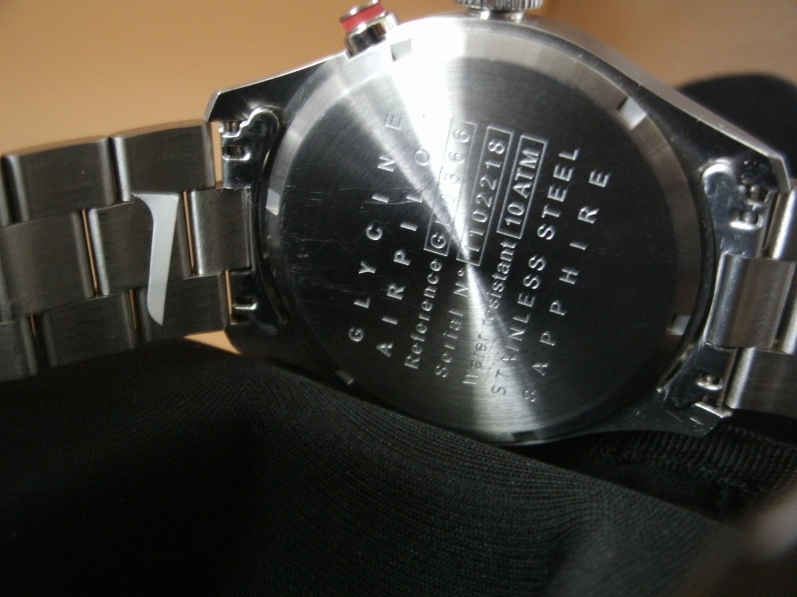 Glycine AirPilot Dual time watch, working and keeping time.