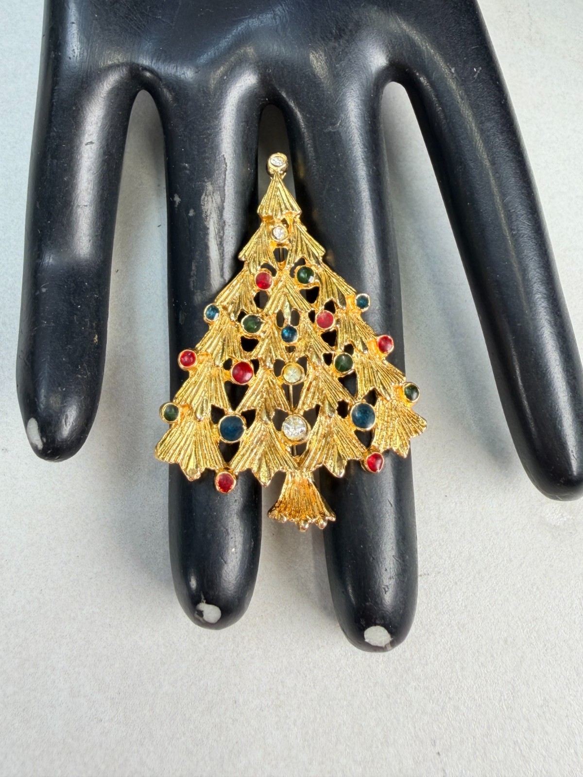 Vintage Christmas Tree Brooch Gold Tone Rhinestone Enamel Holiday Pin