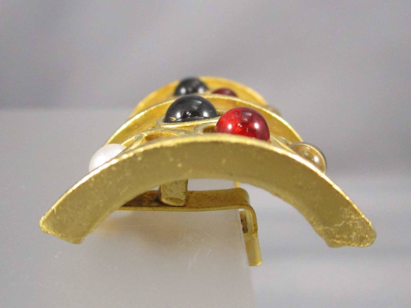 Vtg Matte Satin Brushed Curved Gold Tone Multi Color “GEMS” Clip Earrings 166M