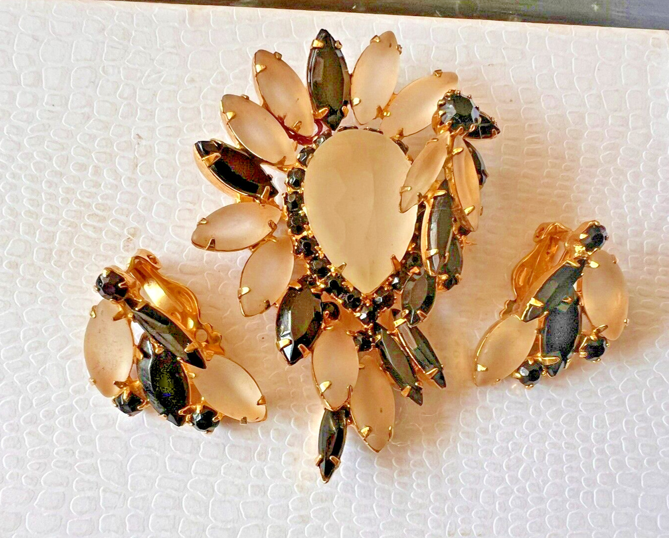 Vintage Juliana Frosted & Black Glass Crystal Rhinestone Pin Earrings Set