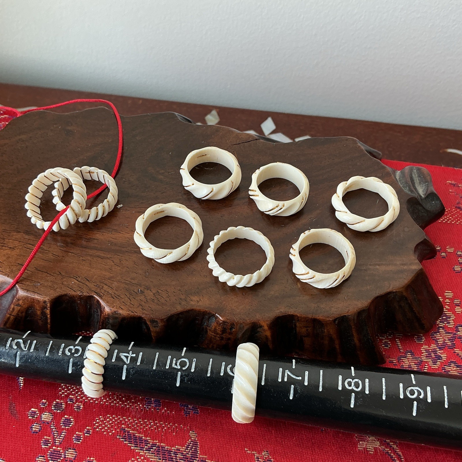 Lot of 10 White Stretch Twisted Beaded Band Rings No Stone Size 3.5-6