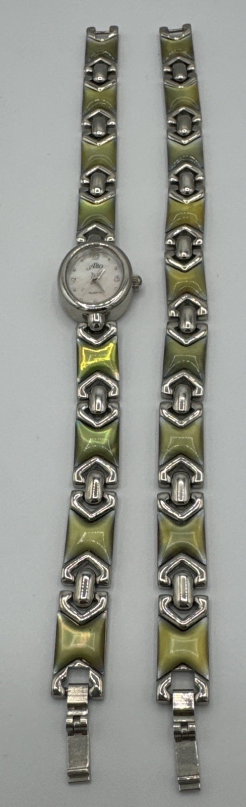 Vintage Alto Ladies Watch Bracelet Set Silver and Green Band New Battery Works