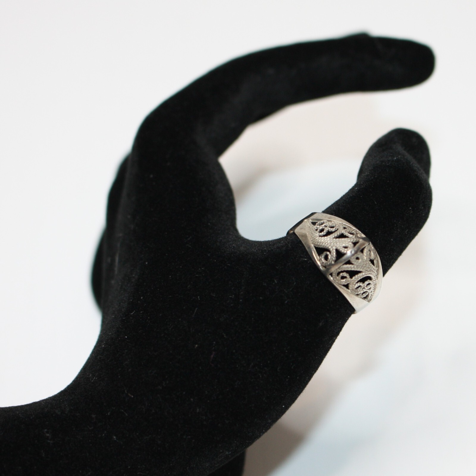 Sterling Silver Unique Design 925 Stamped Ring size 9