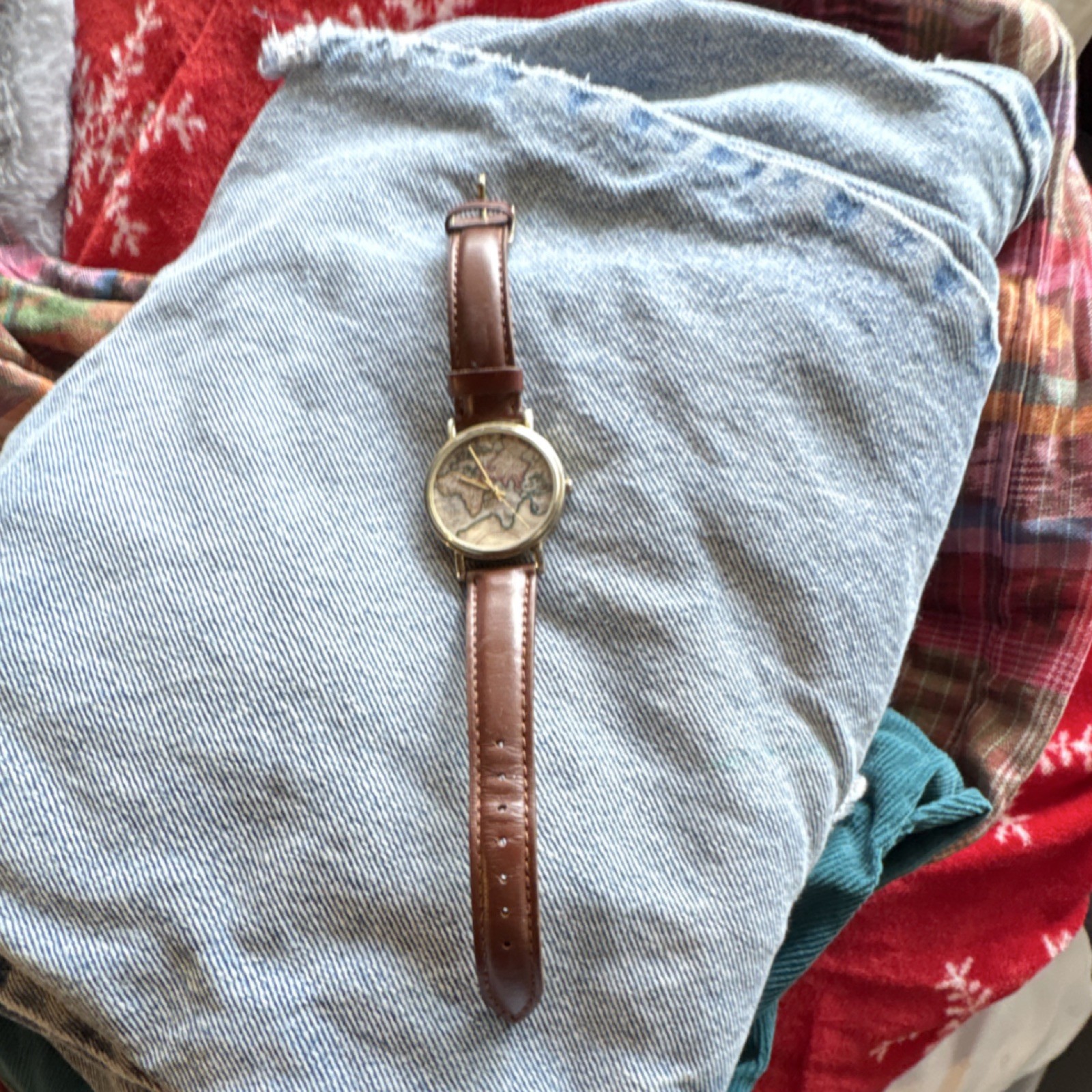 Women’s World Map Dial Analog Wristwatch Brown Leather Strap