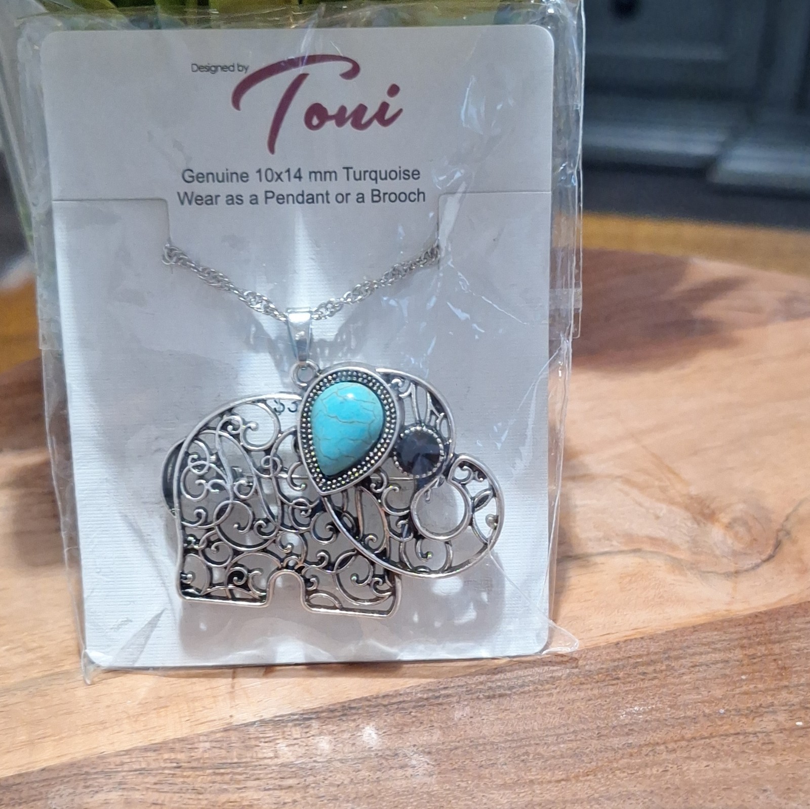 Toni Silver Tone Turquoise 10x14mm Elephant Charm Pendant Necklace Brooch