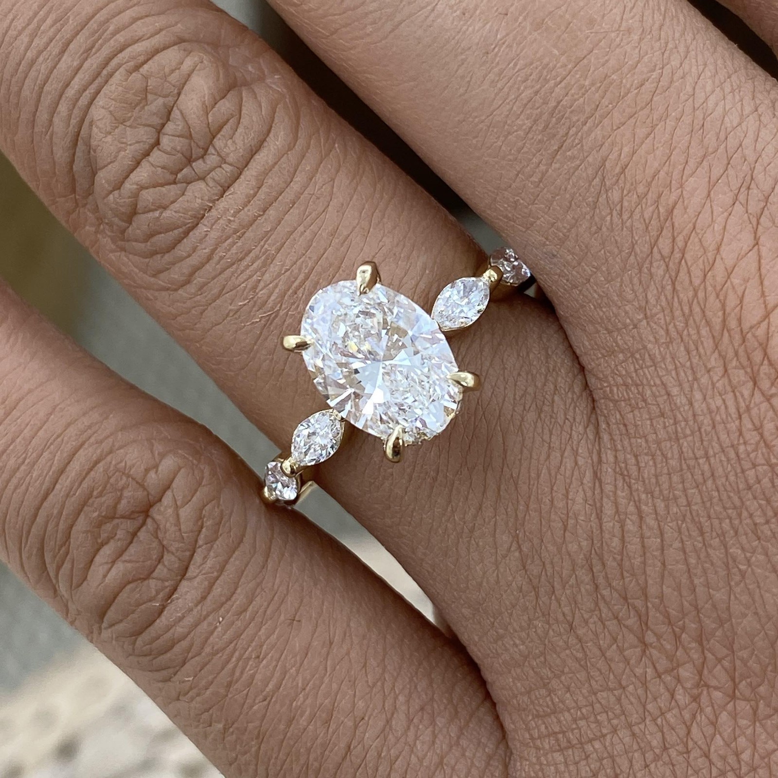 Engagement Ring Yellow Gold 2.8ct IGI Certified E/VVS2 Oval Lab Created Diamond