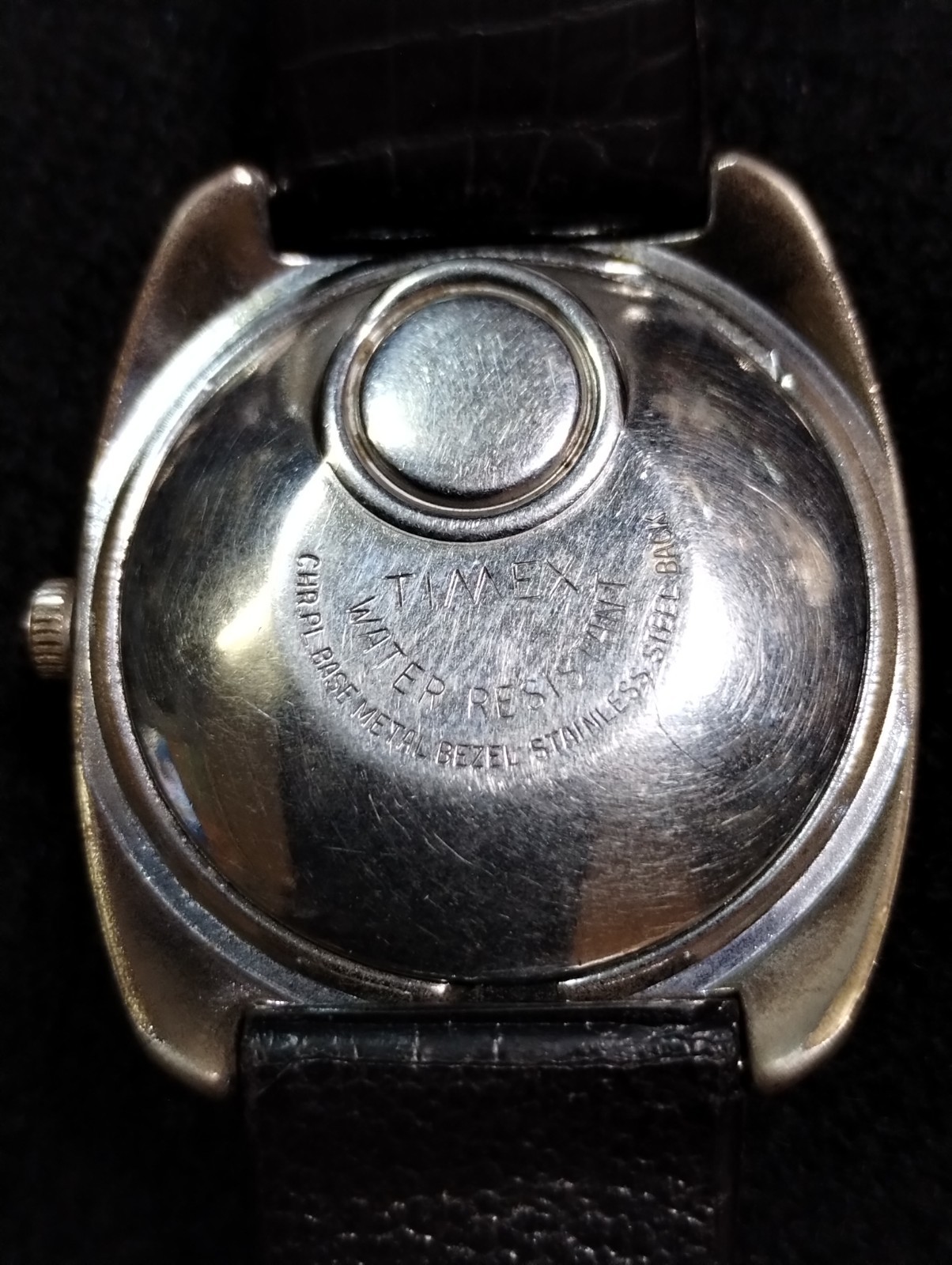 Vintage Timex Electric Dynabeat 35.6mm Black Date Dial Diver Style Watch
