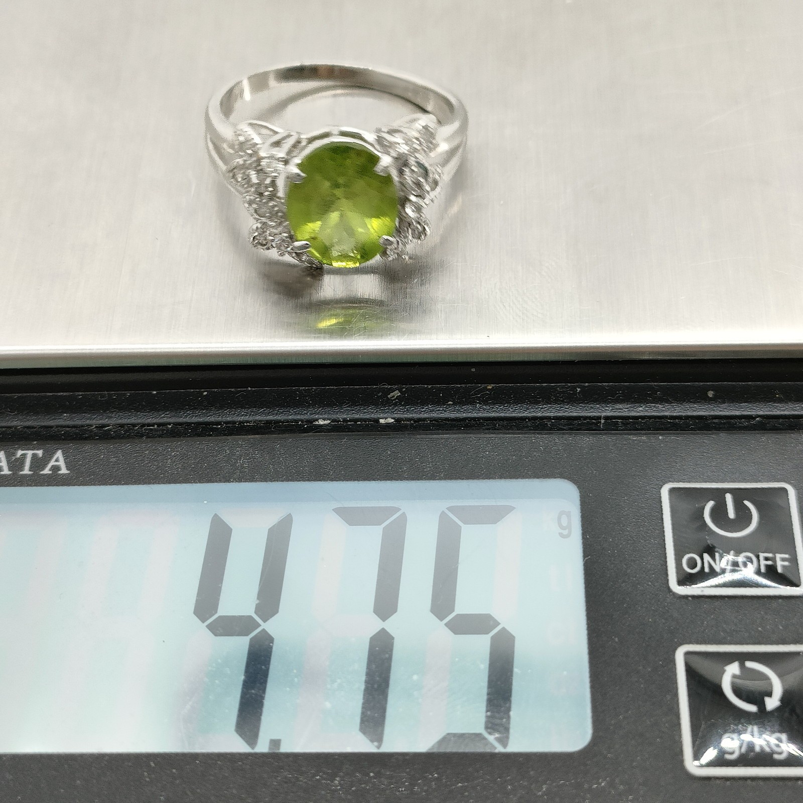 Jewelry Ring Peridot 2.52ct White Gold 2336011