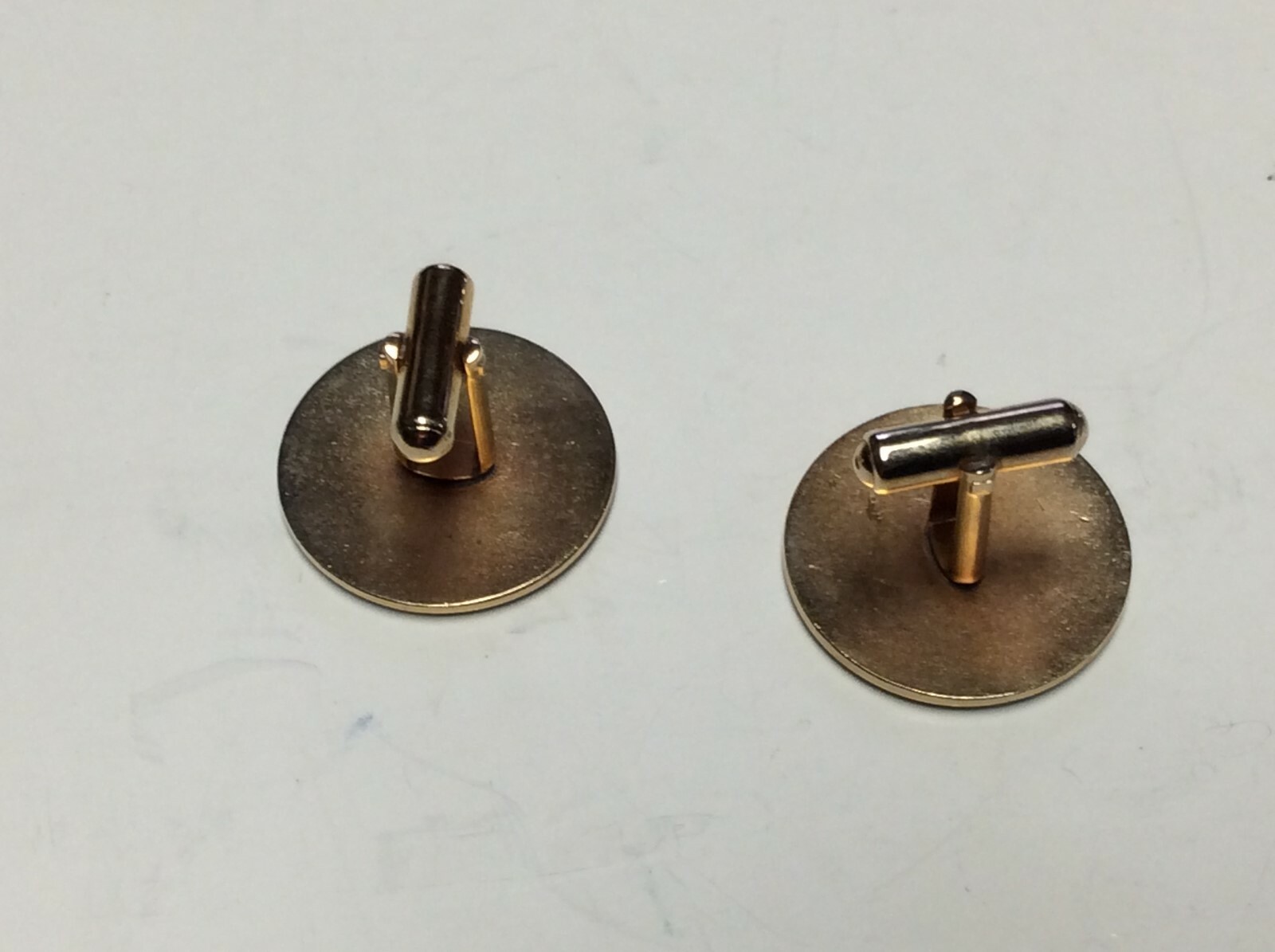 Mens cuff links,bullseye/target style,unique and desirable,black/gold,nice J670