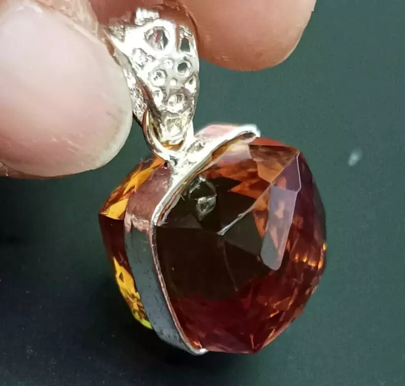 Certified 40.55 Ct Cube Natural Zultanite 925 Silver Pendant Loose Gemstone AAA