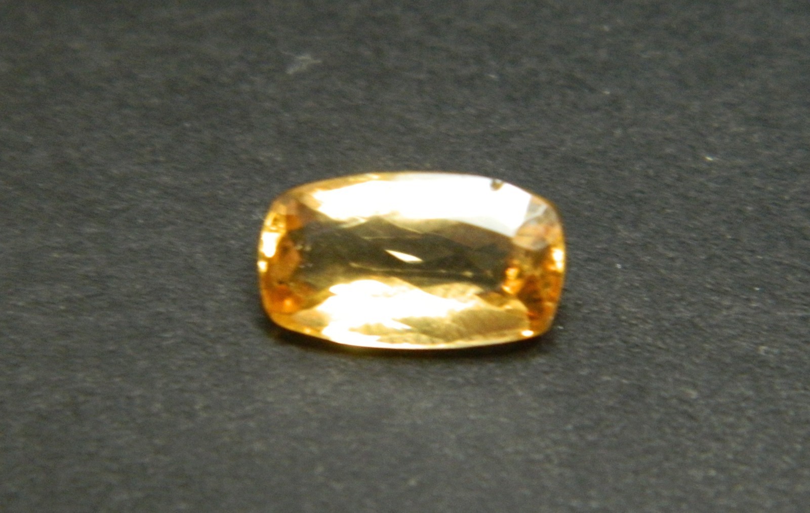 Imperial Topaz 2.59 Ct Clarity VS Cushion Cut Natural Golden Brazil I024