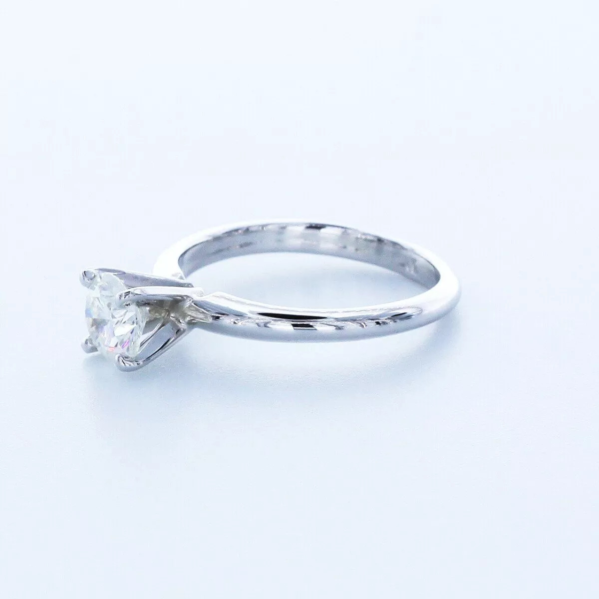 Solitaire Engagement Ring 14K Gold Classic 0.90 CT Round Lab-Grown Diamond E VS2