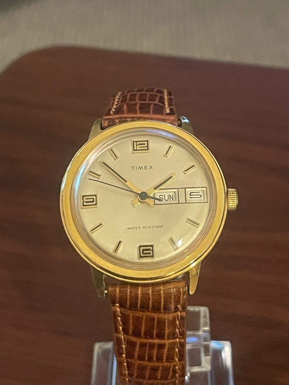 Vintage Timex Day Date Mens Retro Dress Watch Gold Tone Silver Sunburst Dial