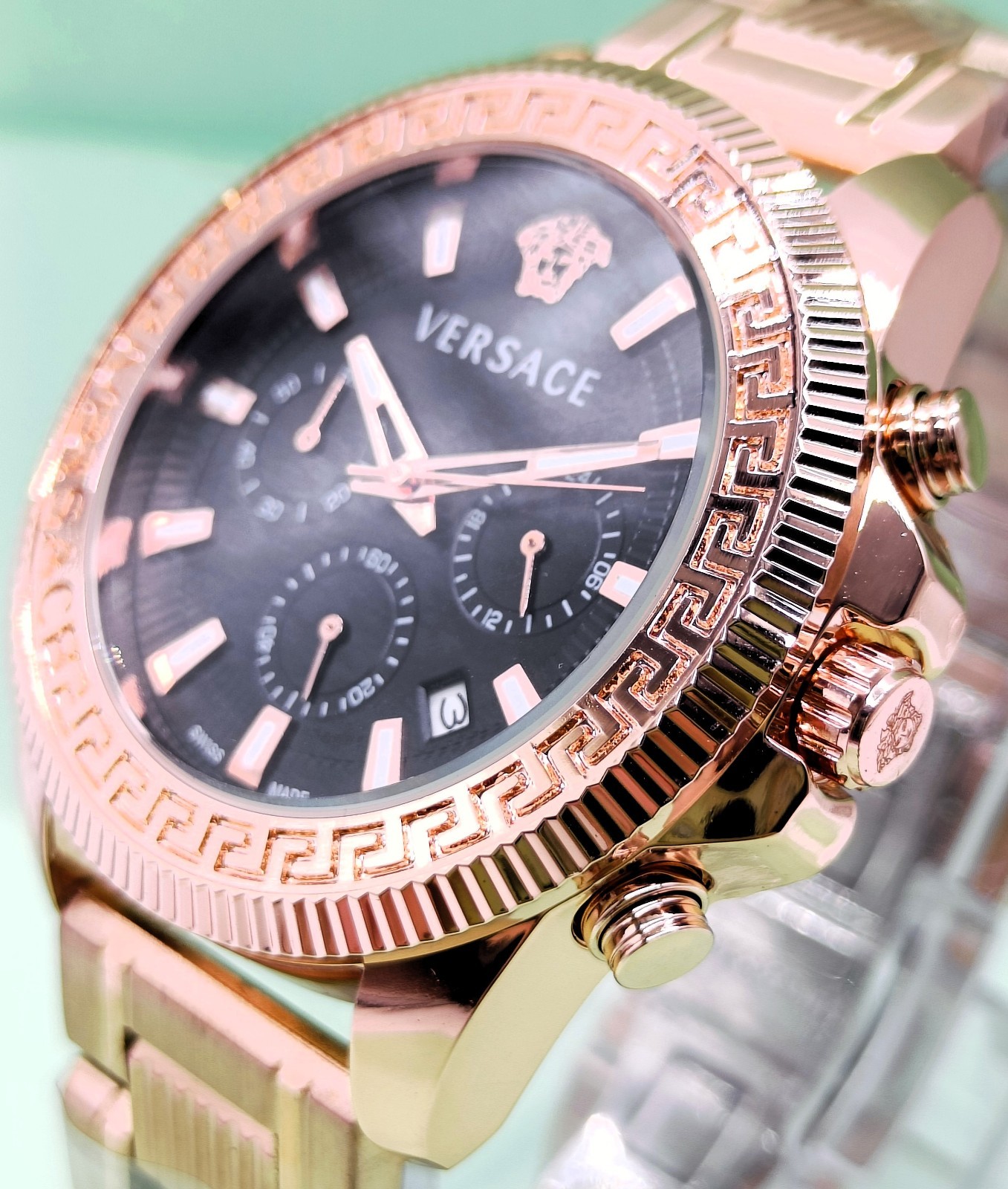 Luxury Versace Chronograph Date Indicator Quartz Analog Men’s Wrist Watch