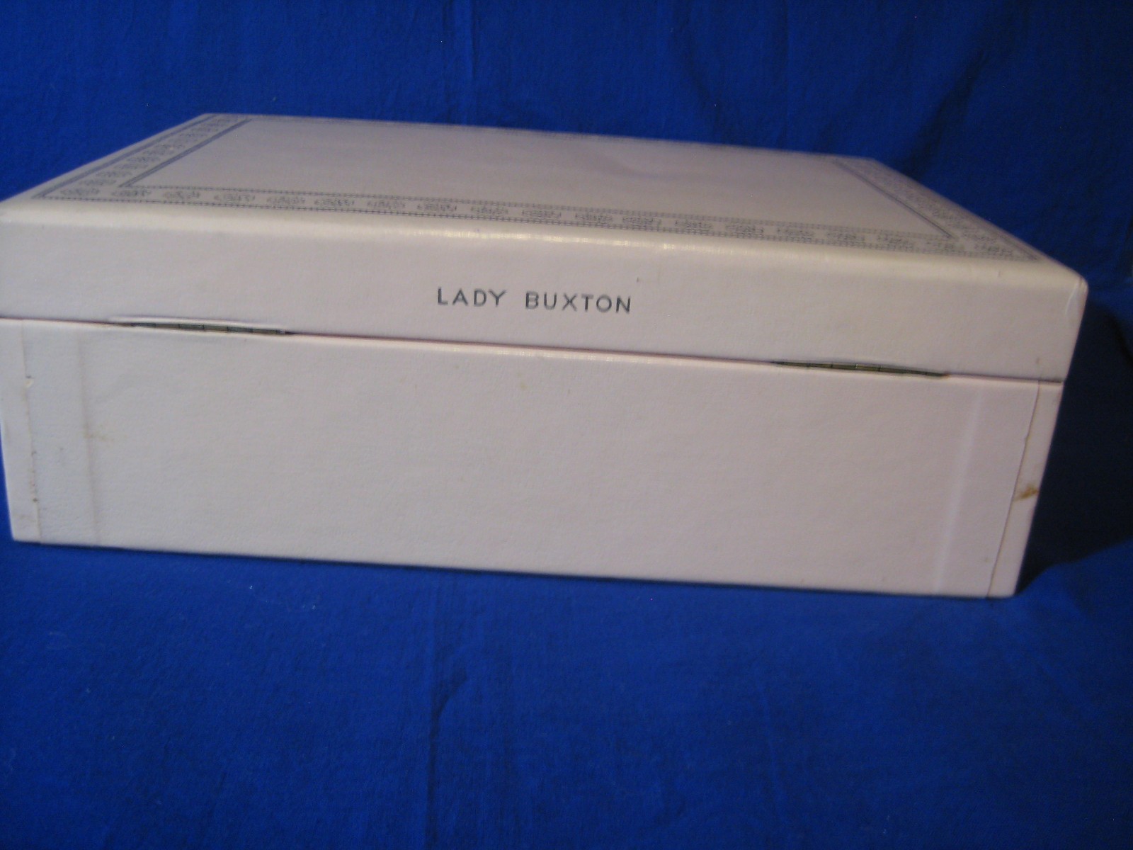 Vintage 1960’s Lady Buxton Jewelry Box Light Pink w/gold flowers