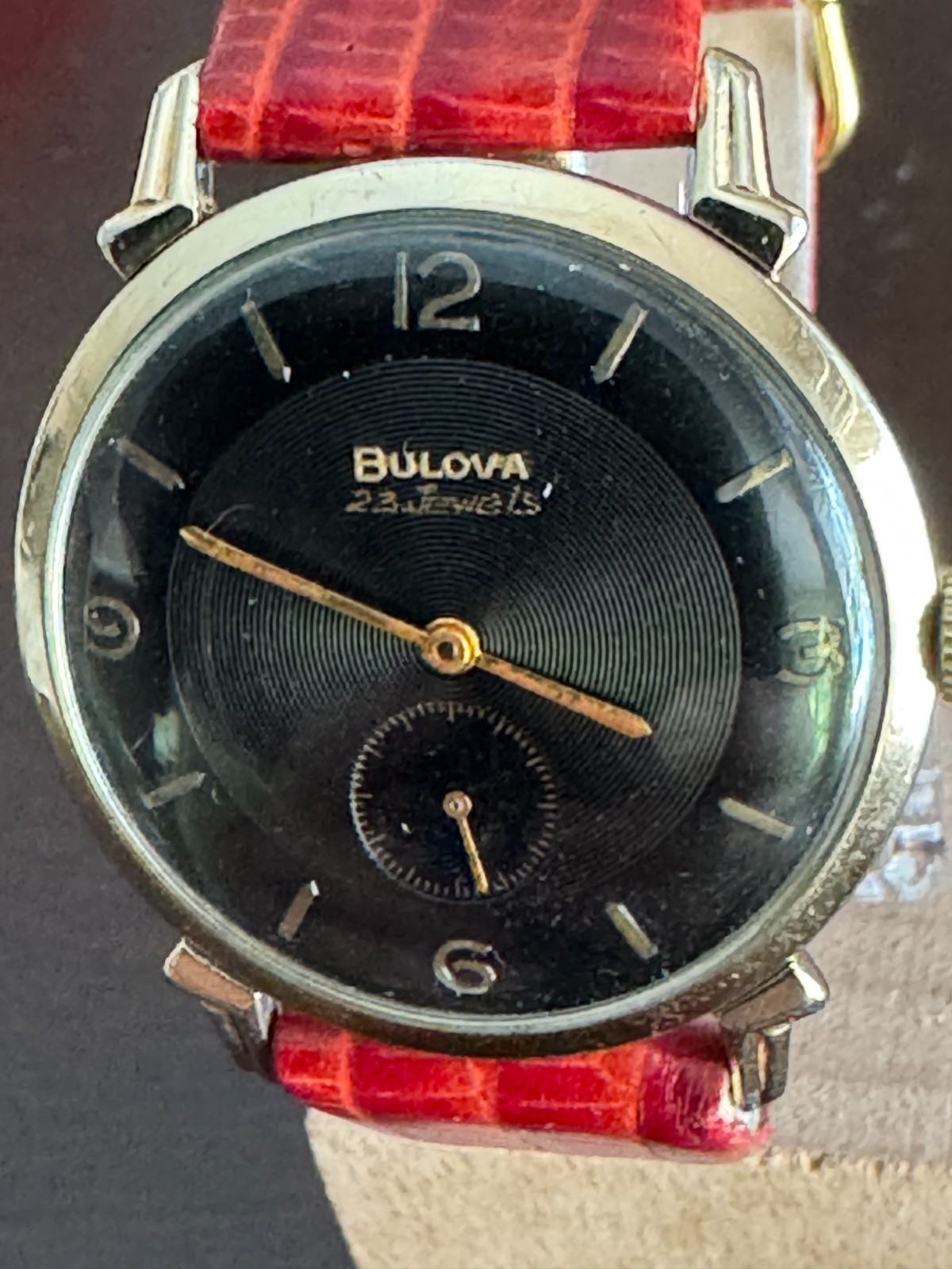VINTAGE MEN’S BULOVA WRISTWATCH CAL. 10BP KEEPING TIME 23 JEWEL NICE CONDITION