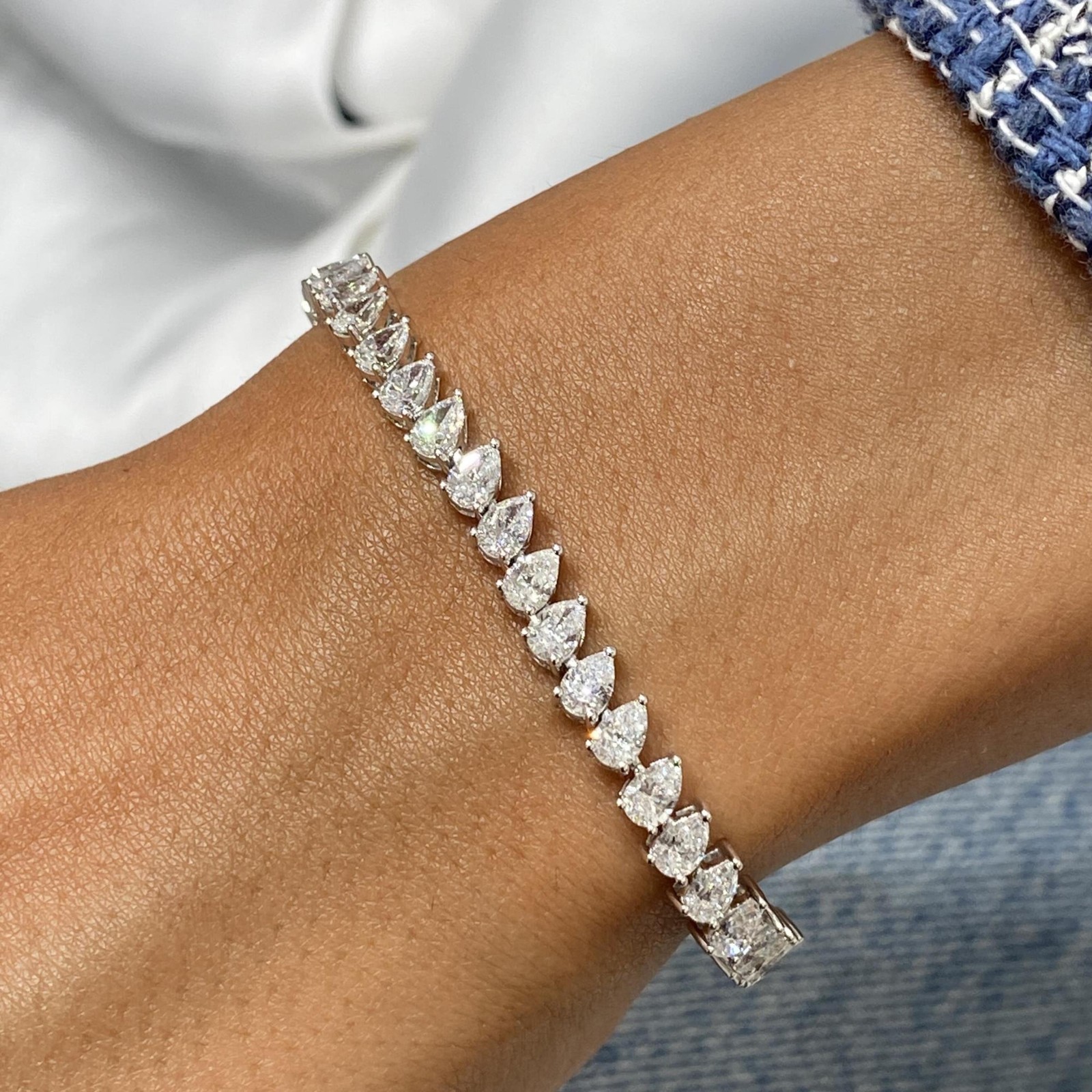 Unique Style 18K White Gold Women’s Tennis Bracelet Pear Lab Grown/CVD Diamond