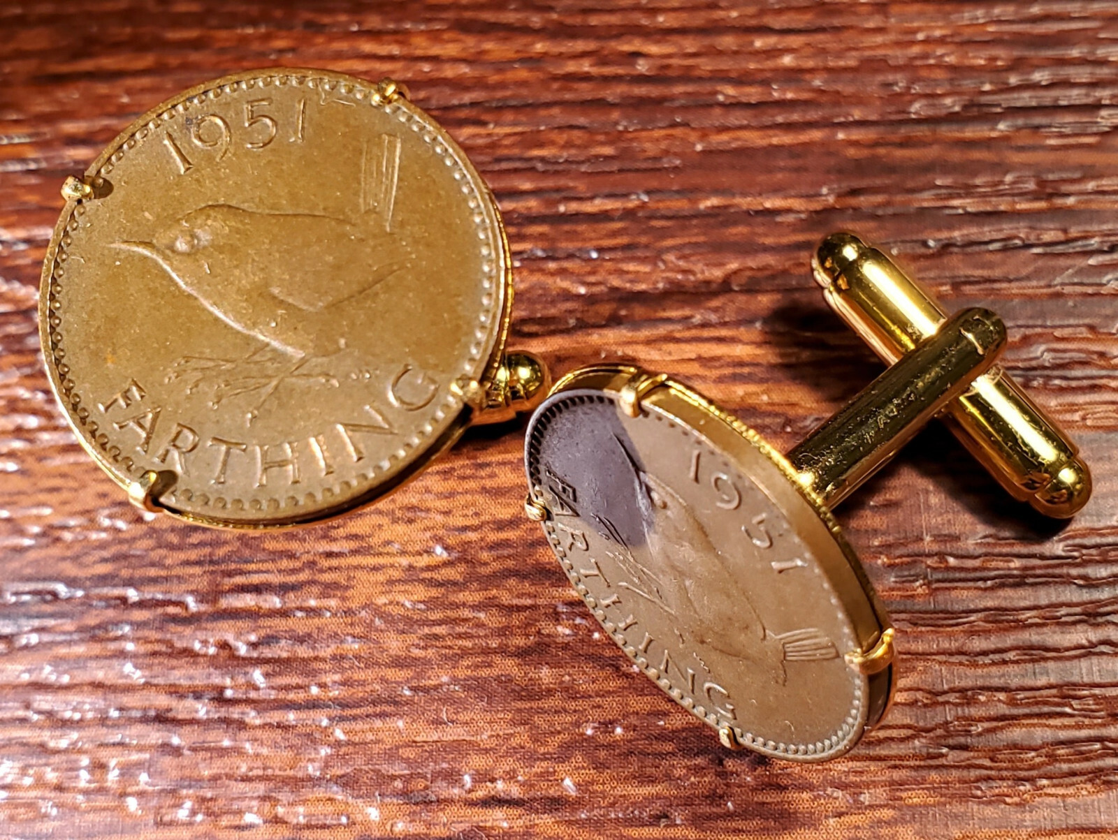 Vintage 1937-52 Bronze British Farthing Wren Bird English Coin Cufflinks + Box!