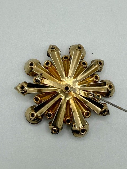 Vintage Gold Tone Red And White Rhinestone Brooch Unmarked