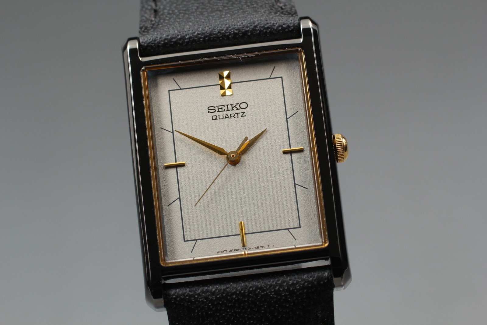 Vintage 1992 N MINT Seiko 7N01-5B50 SFR183P Black Tank Quartz Mens Watch JAPAN