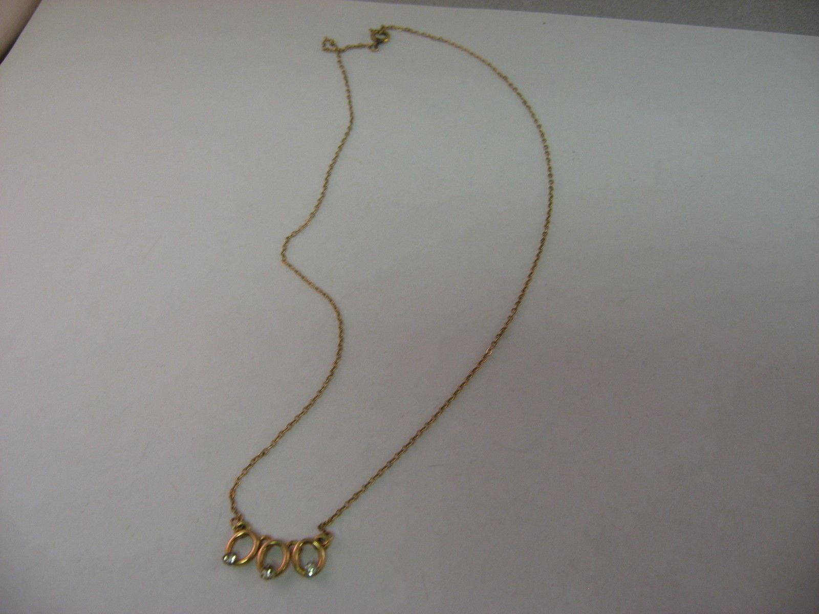 Dainty Gold Tone Triple Oval Loop Necklace 3-Stone Crystal Pendant Station Chain