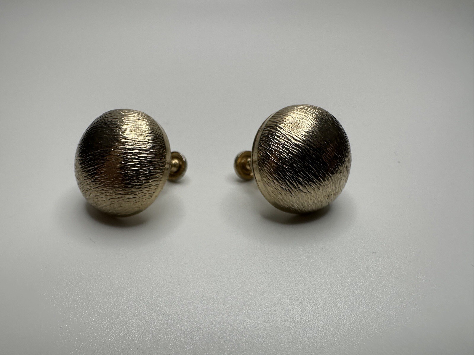 Vintage Gold Screwback Some Textured Earrings 1.8cm JB12