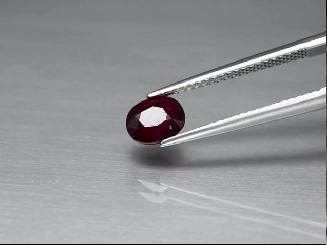 RUBY 1.31 ct Red Oval 6.5×5.4×4.3 mm Natural Untreated Unheated from Madagascar