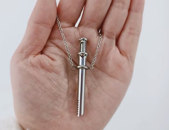 DISCREET Elegant Compact Incognito SNUFF BUMP STRAW NECKLACE Ergonomic NEW