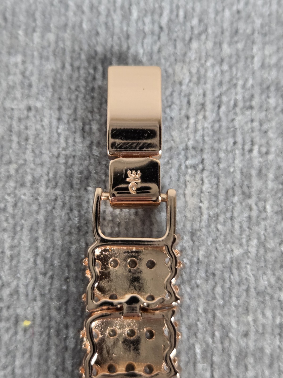 DAN BURY MINT -Shimmering 14kt rose gold-tone, elegant copper-alloy bracelet
