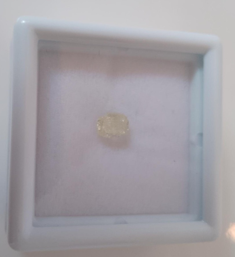 0.44ct NATURAL DIAMOND, Oval Brilliant, Fancy Yellow, Valuation Certificate