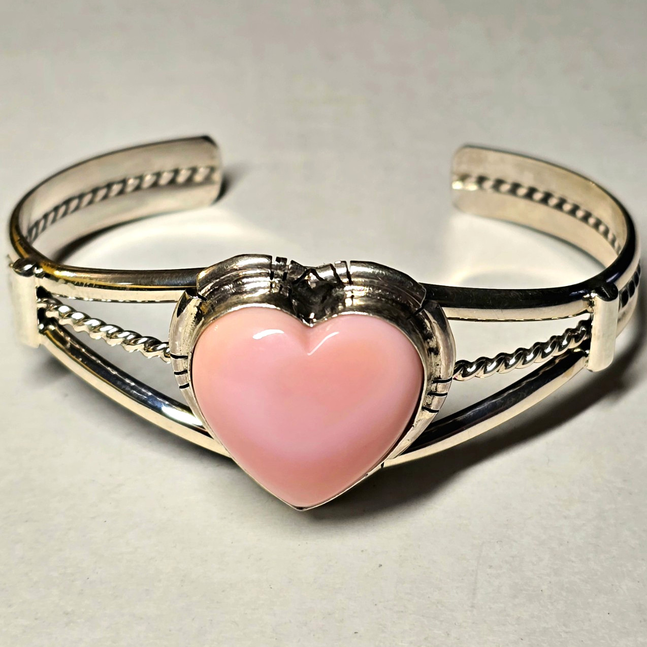 Navajo Sterling Silver Pink Conch Shell Heart Cuff Bracelet 925 Signed SE