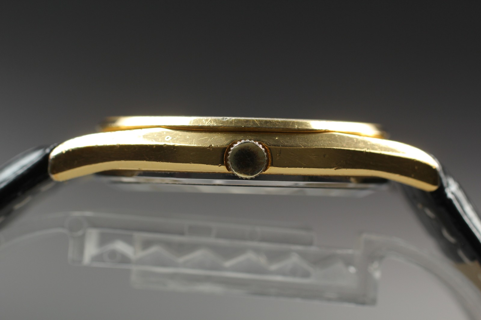 Rare Vintage 1980 Seiko Quartz 7121-8000 Gold Round Dial Qz Men Watch From JAPAN
