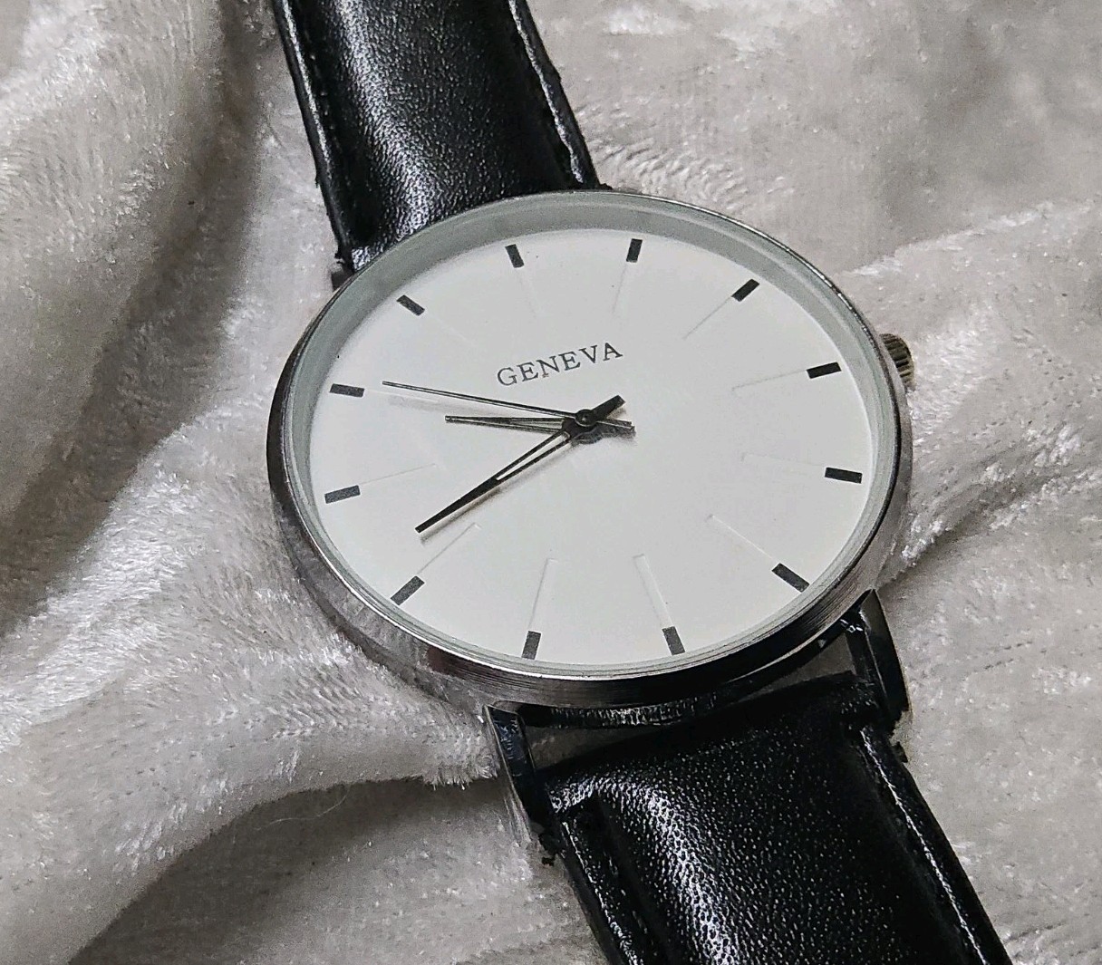 Mens White Face Geneva Analog Numberless Black Leather Watch