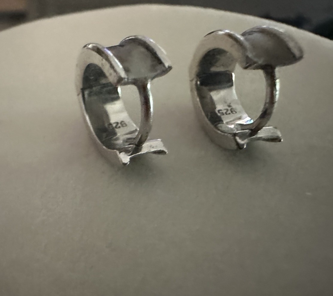 Huggie Latch-back 925 Sterling Silver Earrings With Clear Stone. Jewelry