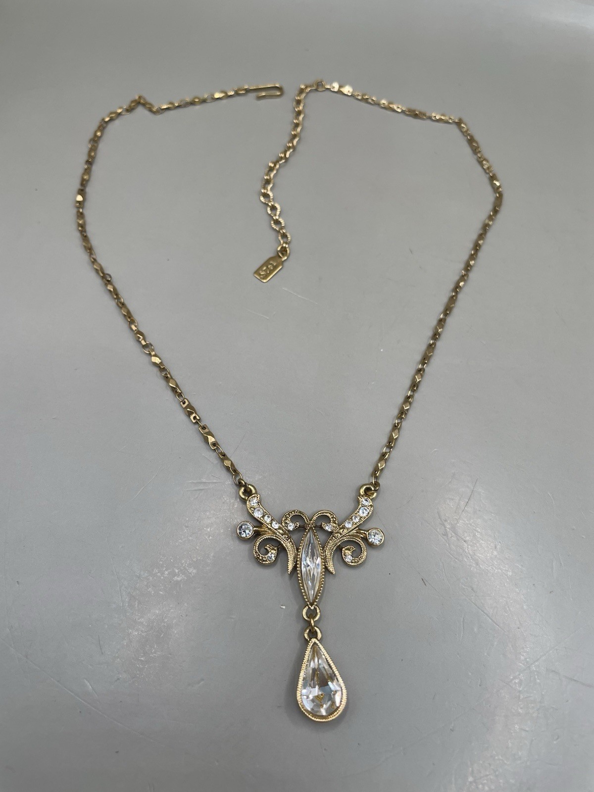 Vintage 1928 Brand Victorian GoldTone Rhinestones Drop Pendant Chain Necklace