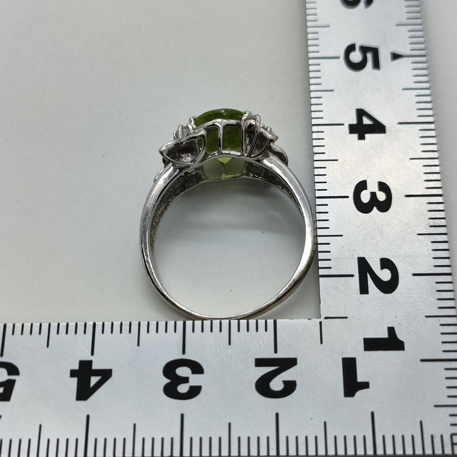 Jewelry Ring Peridot 2.52ct White Gold 2336011