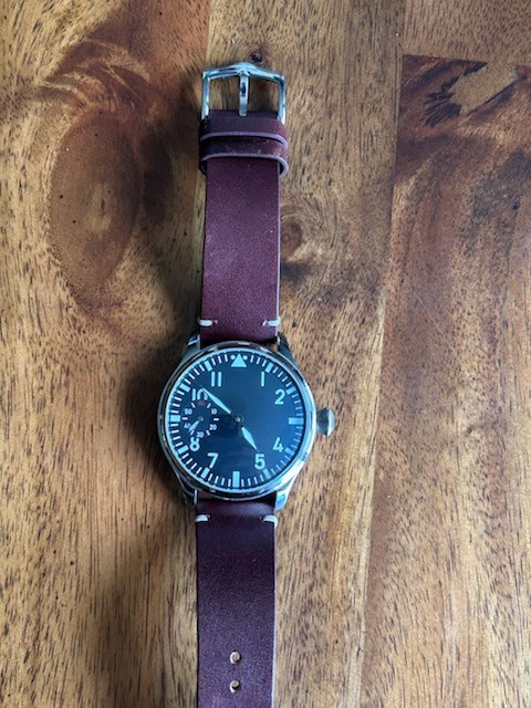 Mechanical pilots watch hand wind