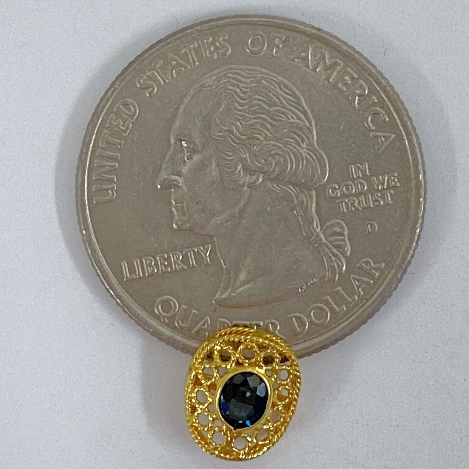 Pretty Openwork 18 Karat Gold & Oval Sapphire Stud Earrings, 1.4 Grams