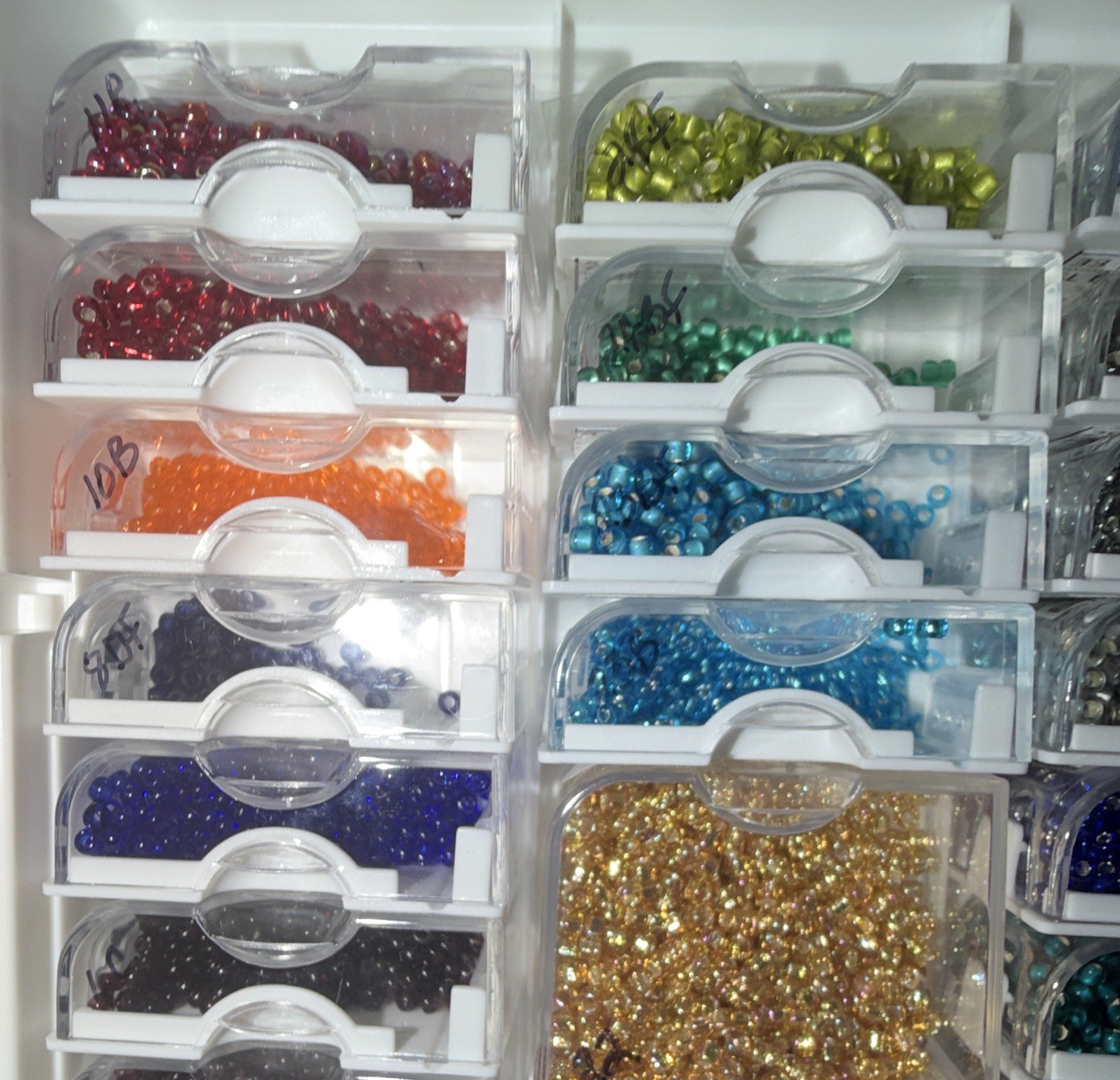 8/0 Glass Seed Beads Multicolor Round Assortment 70 Cases with Large Case