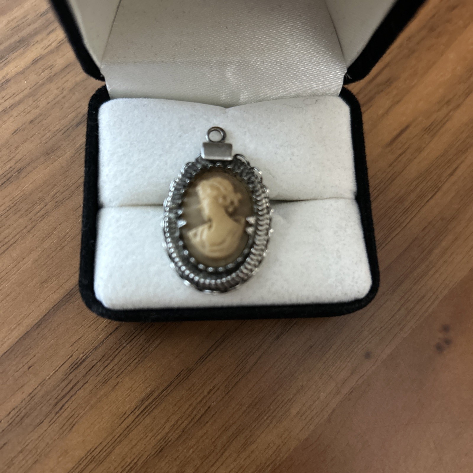 Vintage Cameo Pendant
