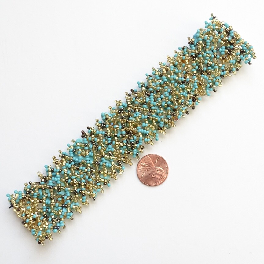 Faux Turquoise Nugget Bead Bracelet Goldtone Seed Beads Magnetic Closure 6.75in