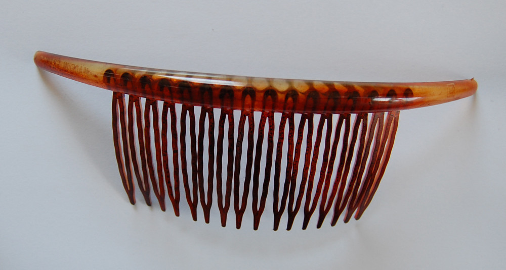 VINTAGE LARGE BIG CURVED TORTOISE PLASTIC COMB RETRO DEAD STOCK BROWN