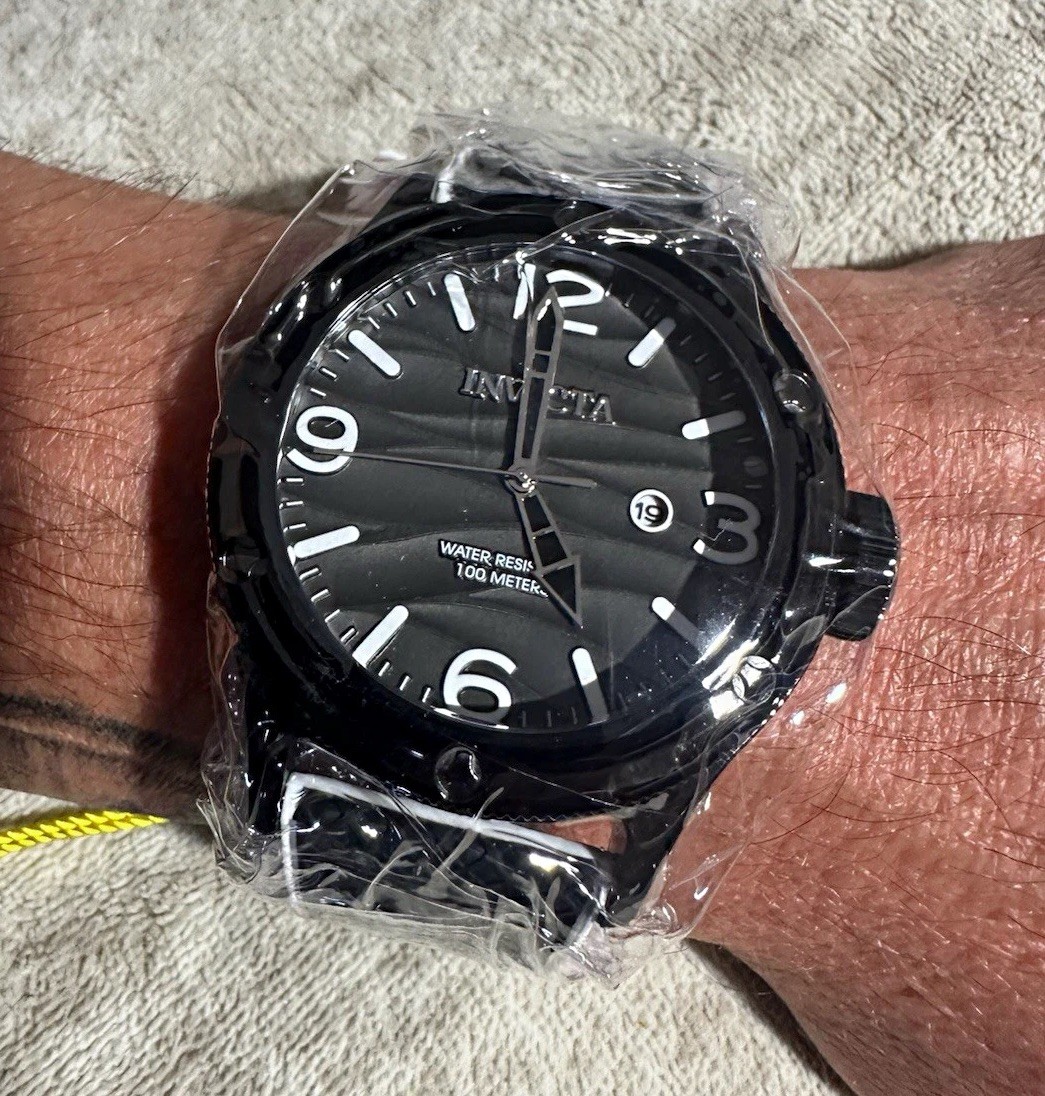 🔥New item!!! Invicta Pro Diver Leviant men’s watch 48mm. Eye catching piece🔥