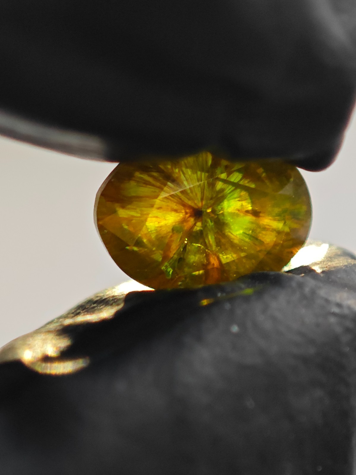 3.3 CT DEMANTOID GARNET HORSE TAIL NAURAL UNHEATED URAL BOBROVKA 10×7.7×4.3mm